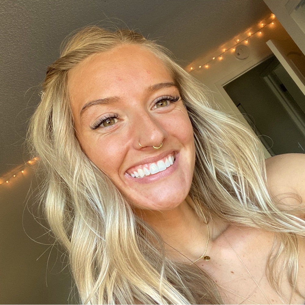Meet your Posher, Cortney